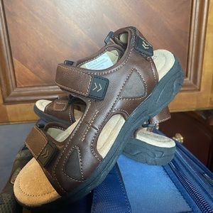 Boys adjustable strap flat sandals -size 1